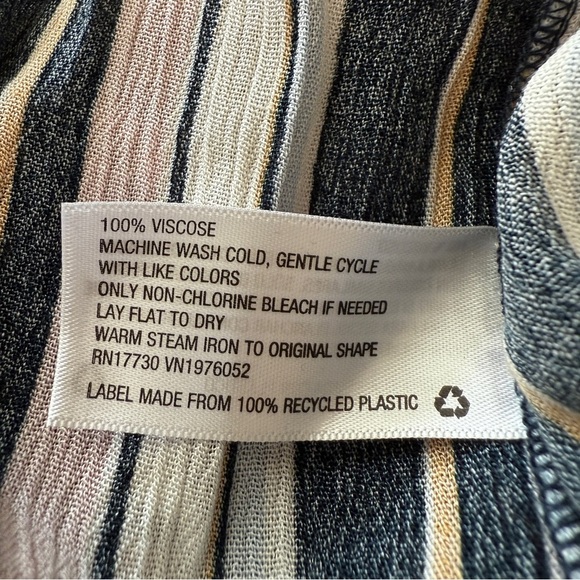 Xhilaration Boho Romper Size XS Pockets Stripes Shoulder Ruffles Wedding Guest - Picture 12 of 14